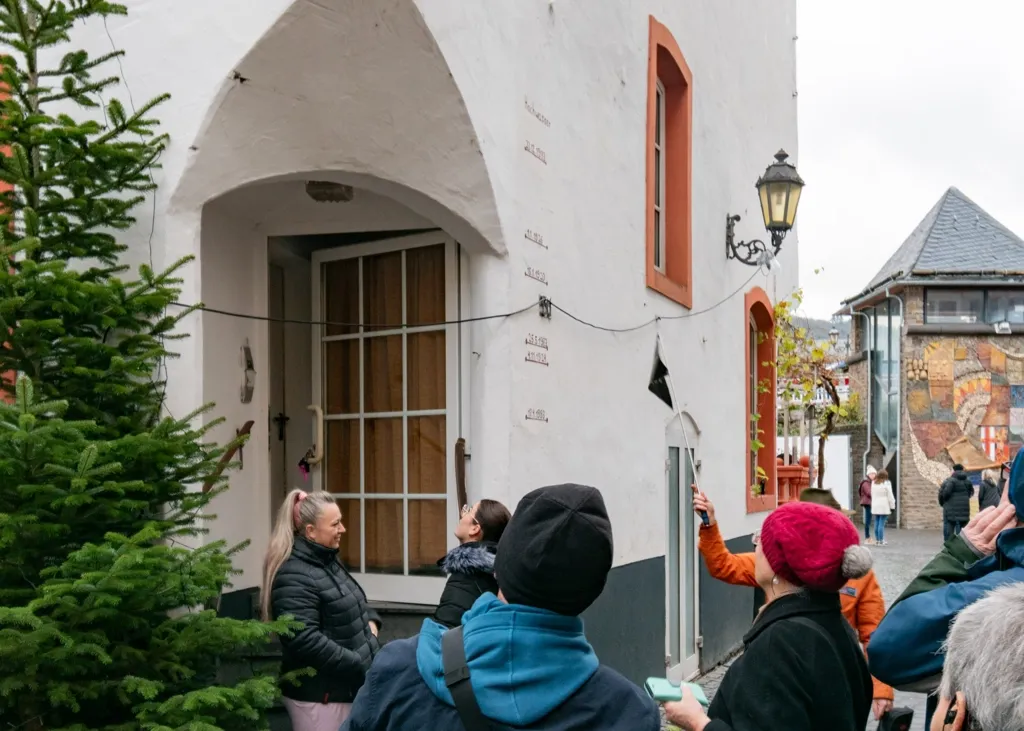 Photo of high water marks at the corner of a building in Cochem