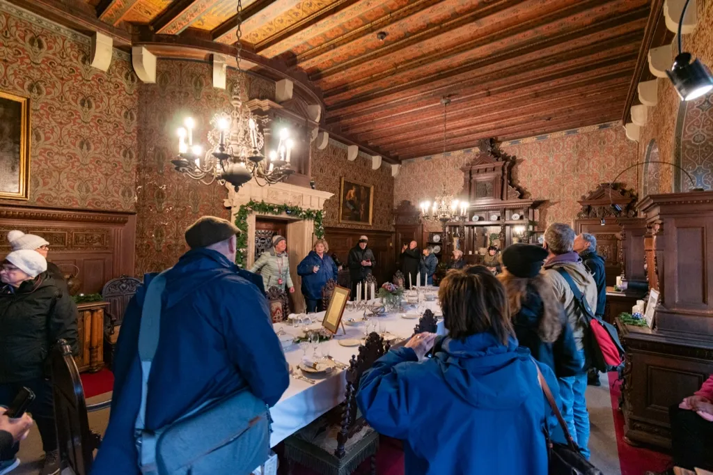 Photo of large dining hall in the castle